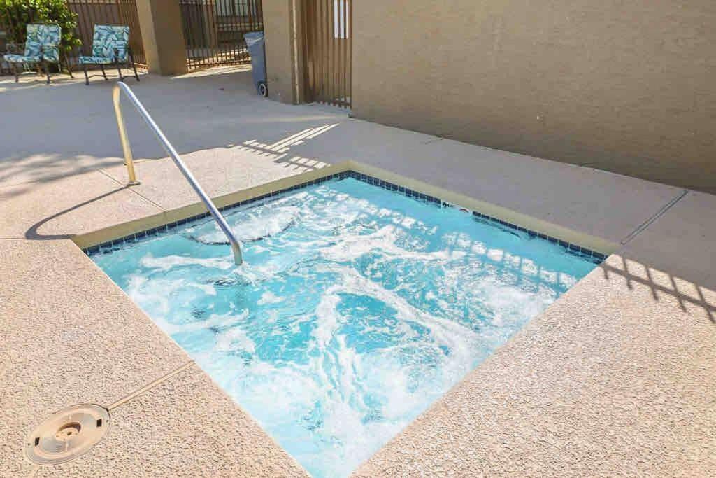 The Cool Cactus Condo With Pool And Jacuzzi Tempe Zewnętrze zdjęcie